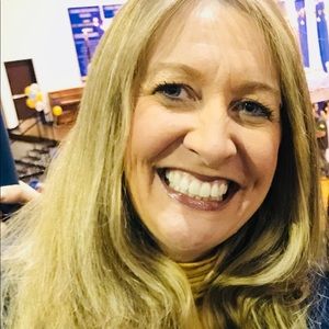 Meet your Posher, Dina